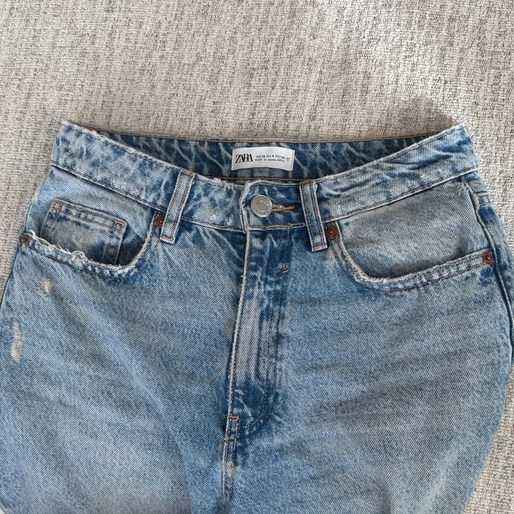 Zara - Distressed Denim Jeans - Picture 3 of 7
